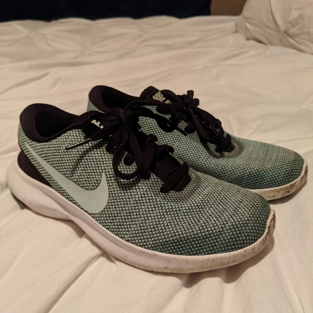 Nike Tennis shoes